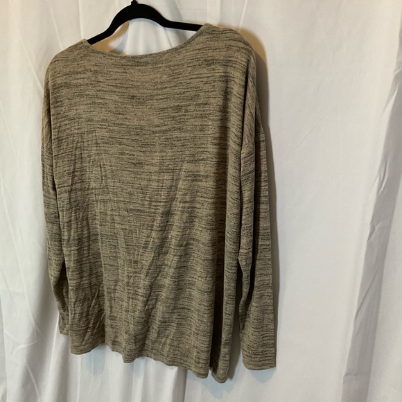 Loramendi Women’s Long Sleeve Heathered Oatmeal color with Black lace trim XL - Picture 11 of 16